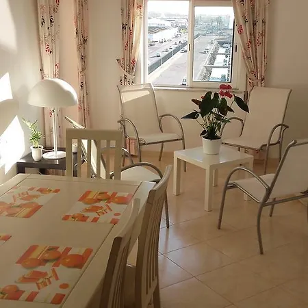 Avenida 16 De Junho Apartment